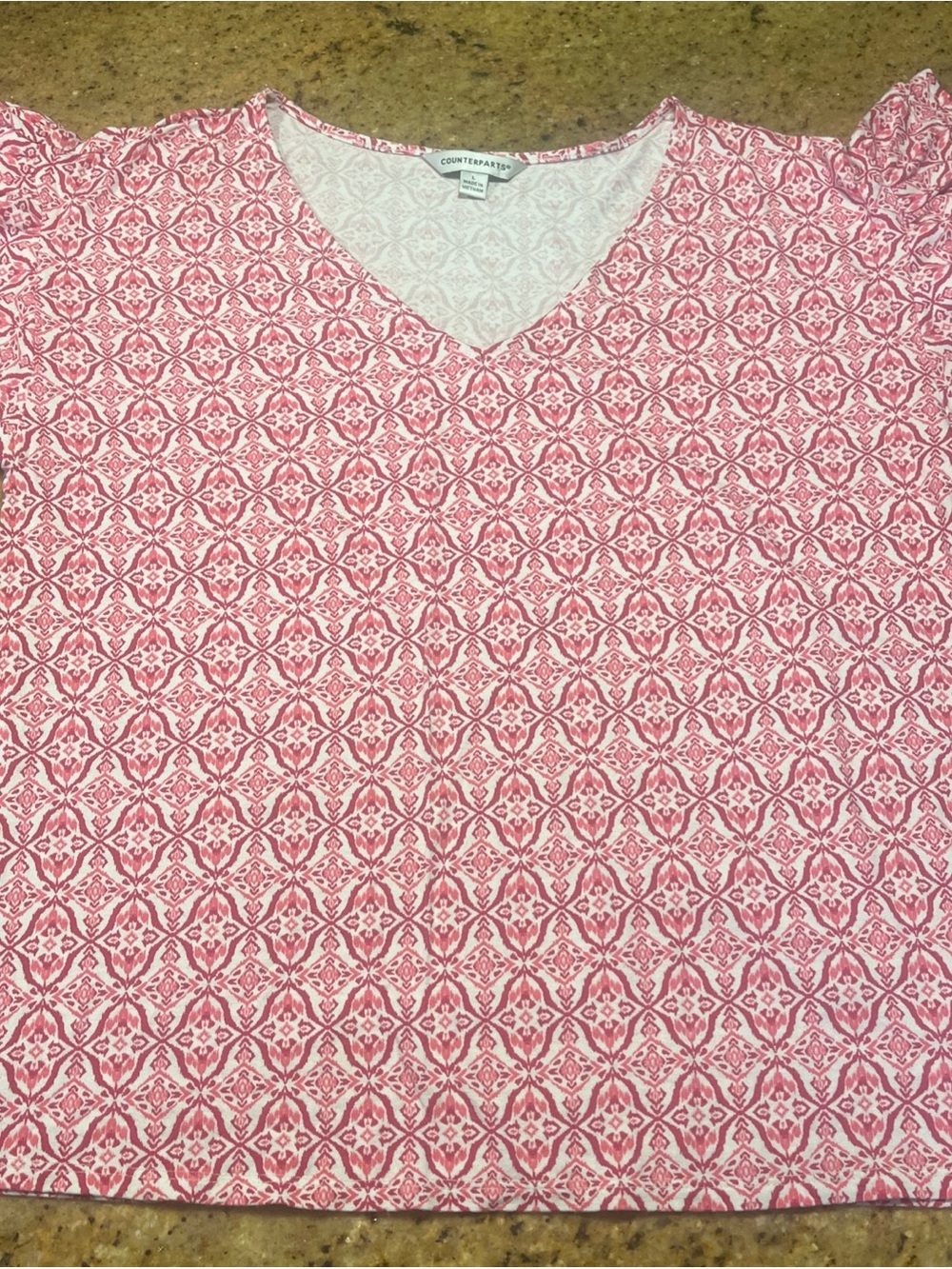 Counterparts Pink and White Damask Print V-Neck Top size L